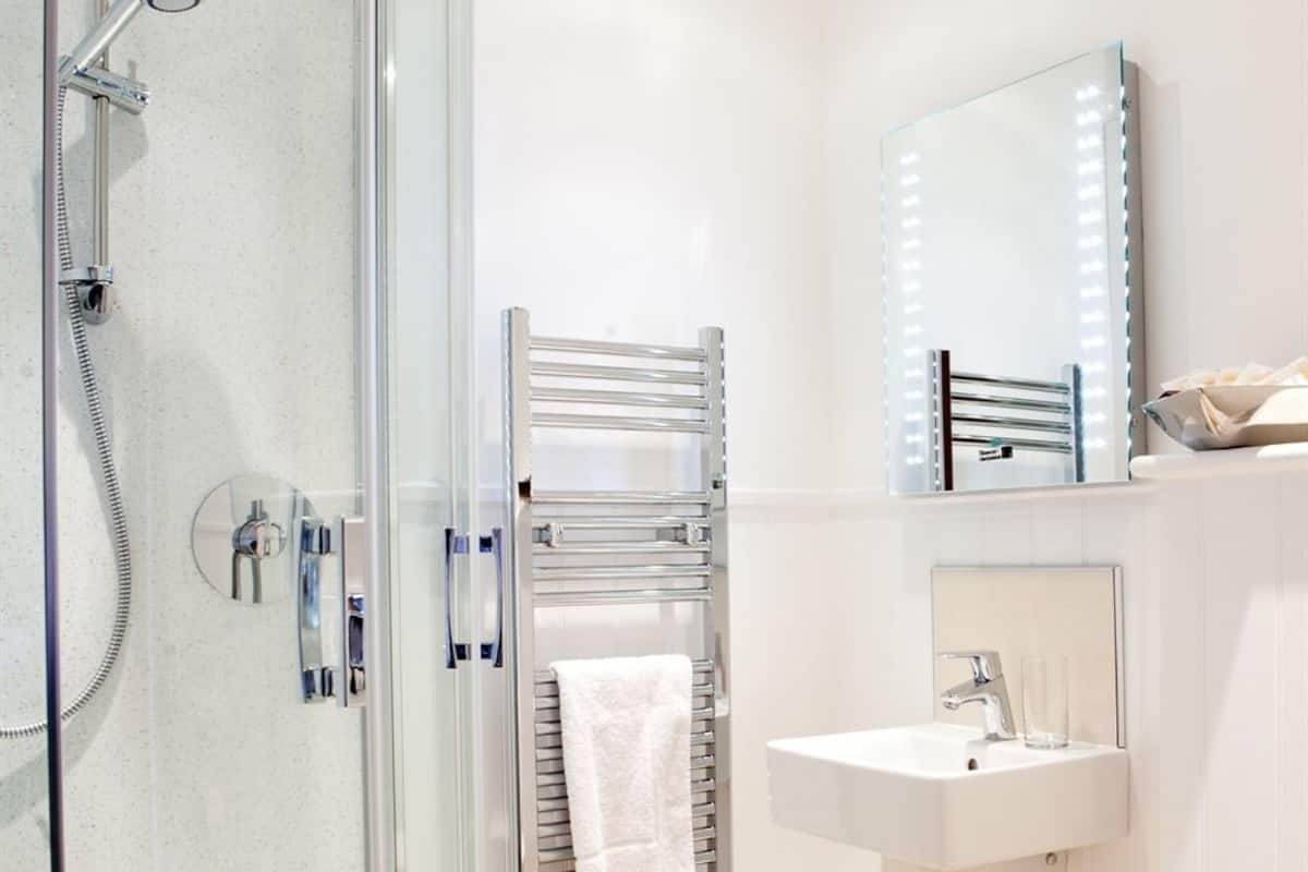Double Room, Ensuite | Bathroom