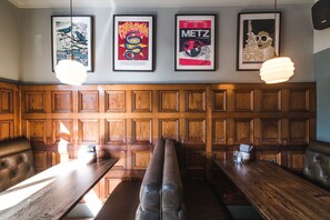 Lunch and dinner served - The Waterman (Cambridge)