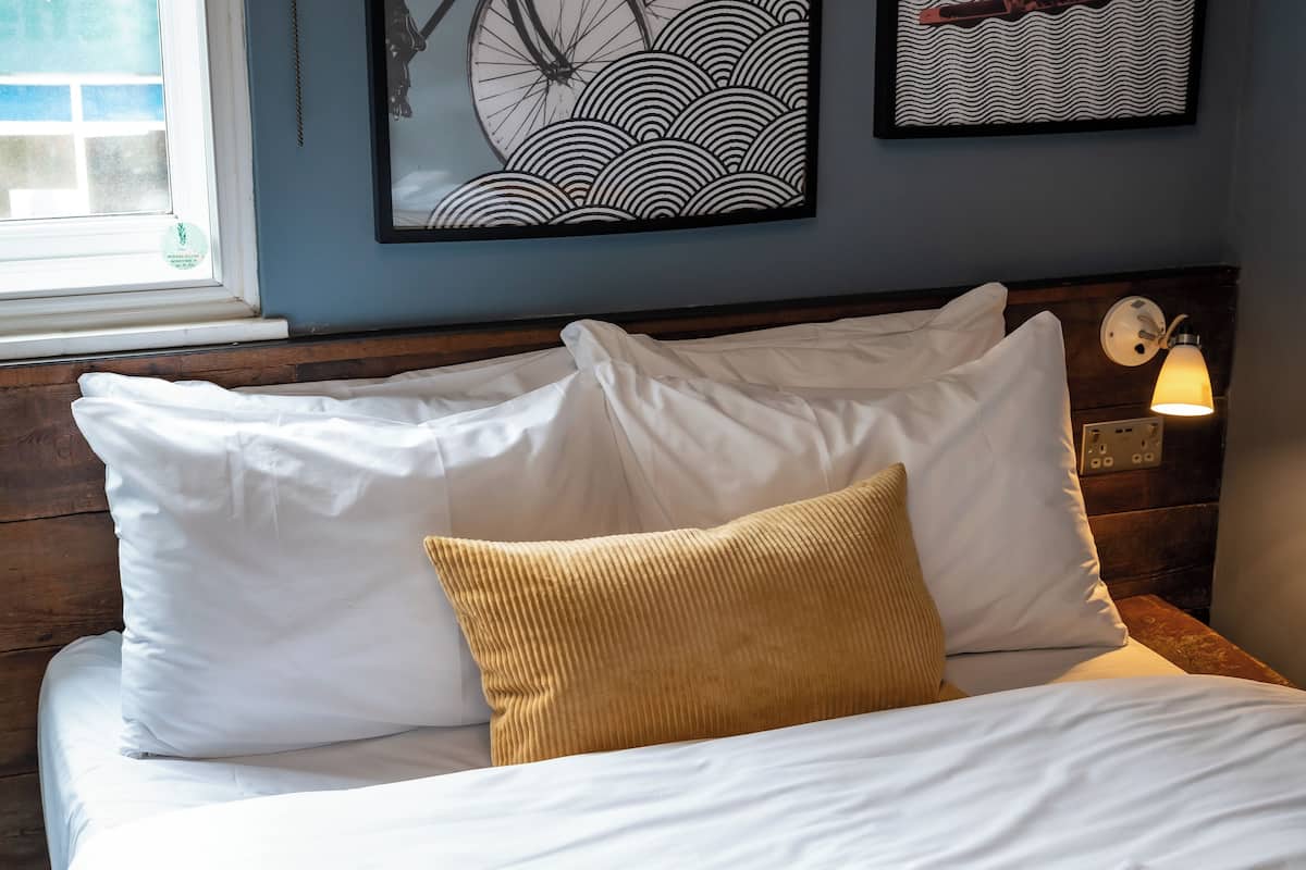 Deluxe Twin Room | Individually decorated, desk, iron/ironing board, free WiFi