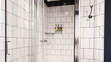 Doppelzimmer | Dusche im Bad