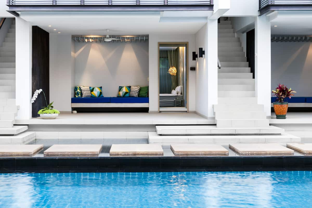 Lapa Terrace Suite | Minibar, in-room safe, desk, free cribs/infant beds