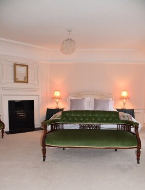 Superior Double Room, Ensuite, Garden View (Pink)