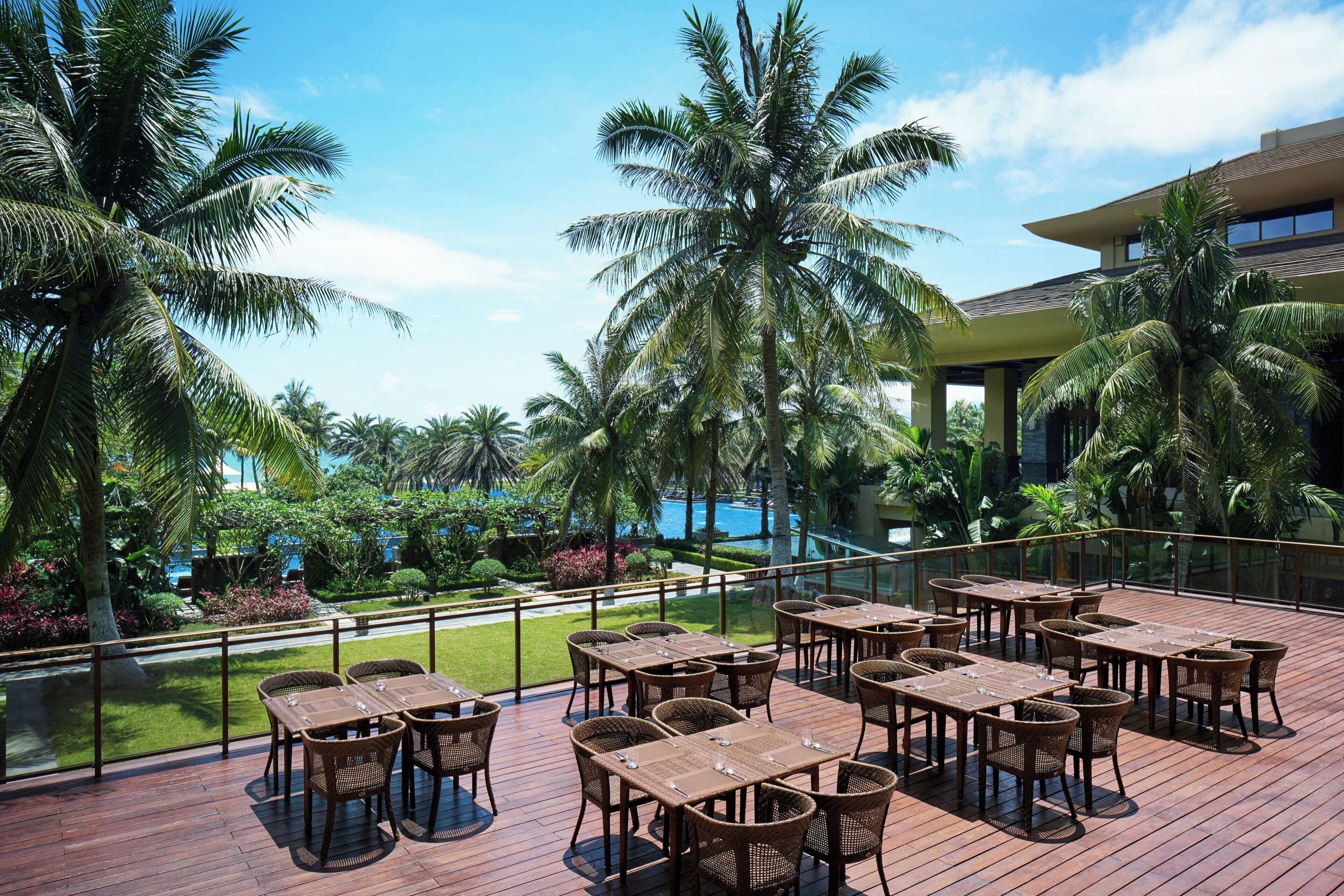 2 restaurants, breakfast, lunch, dinner served; chinese cuisine