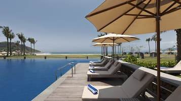 4 piscinas al aire libre