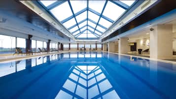 Indendørs pool