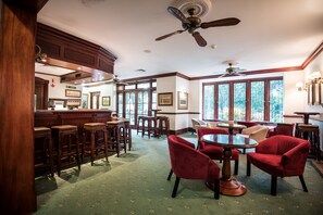 2 bars/lounges - Selborne Golf Estate, Hotel & Spa (Pennington)