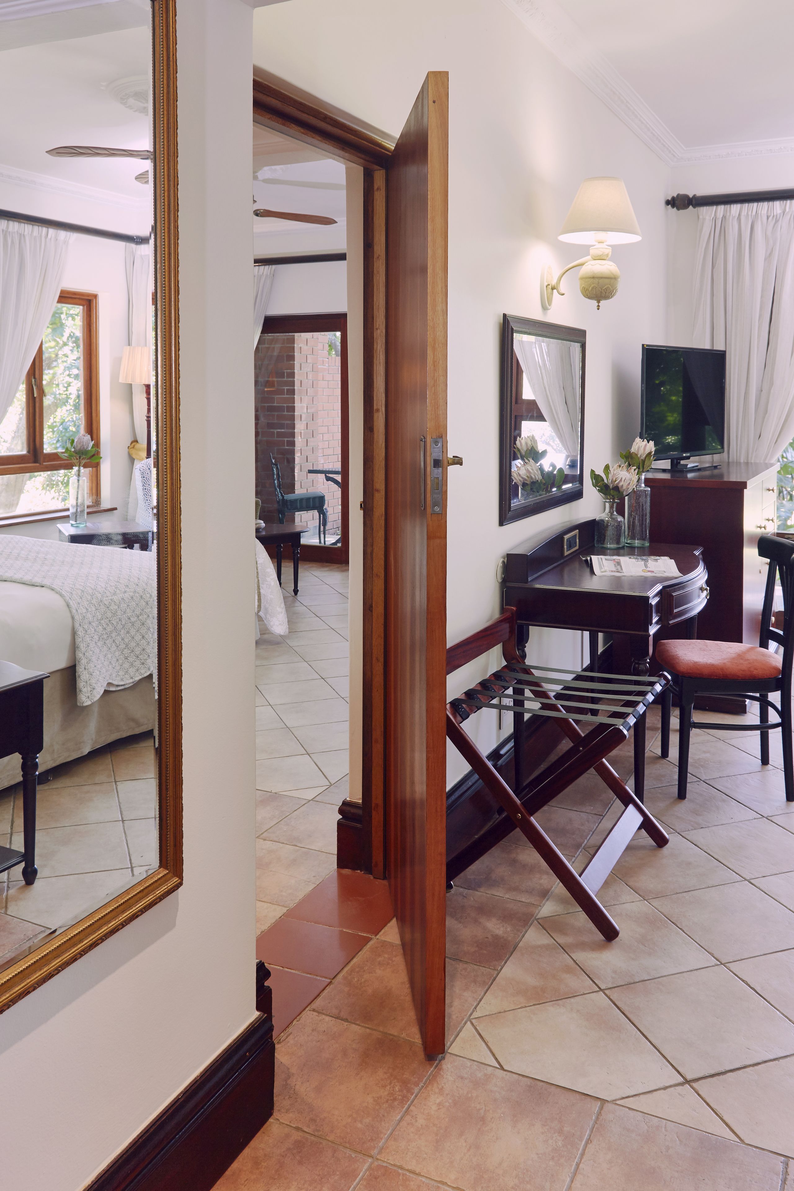 0b | 1 bedroom, minibar, in-room safe, desk