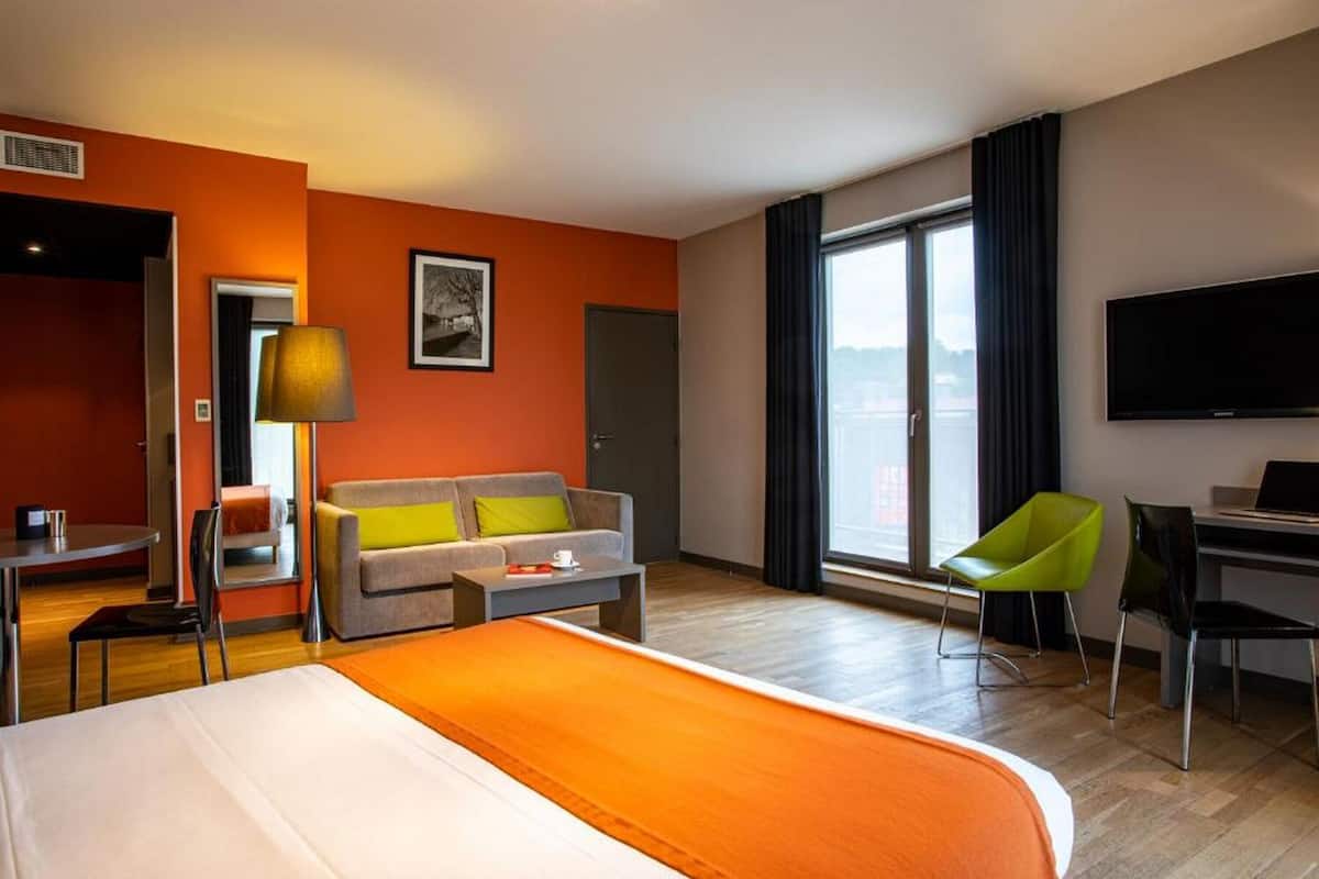 Superior Room, 1 Double Bed | Premium bedding, memory foam beds, desk, blackout drapes