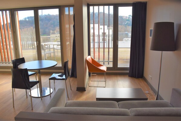 Executive Suite | Premium bedding, memory foam beds, desk, blackout drapes - Adonis Lyon Dock Ouest (Lyon)