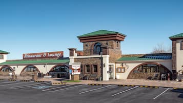 Vista frontal de la propiedad