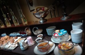 Free daily full breakfast - Legado Mitico Buenos Aires (Buenos Aires)