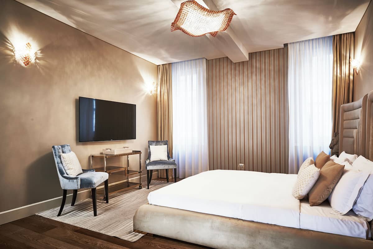 1 bedroom, memory-foam beds, minibar, in-room safe