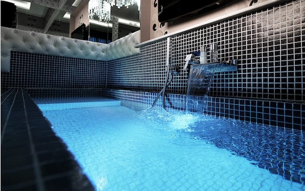 Deluxe Double Room | Memory foam beds, minibar, in-room safe, laptop workspace