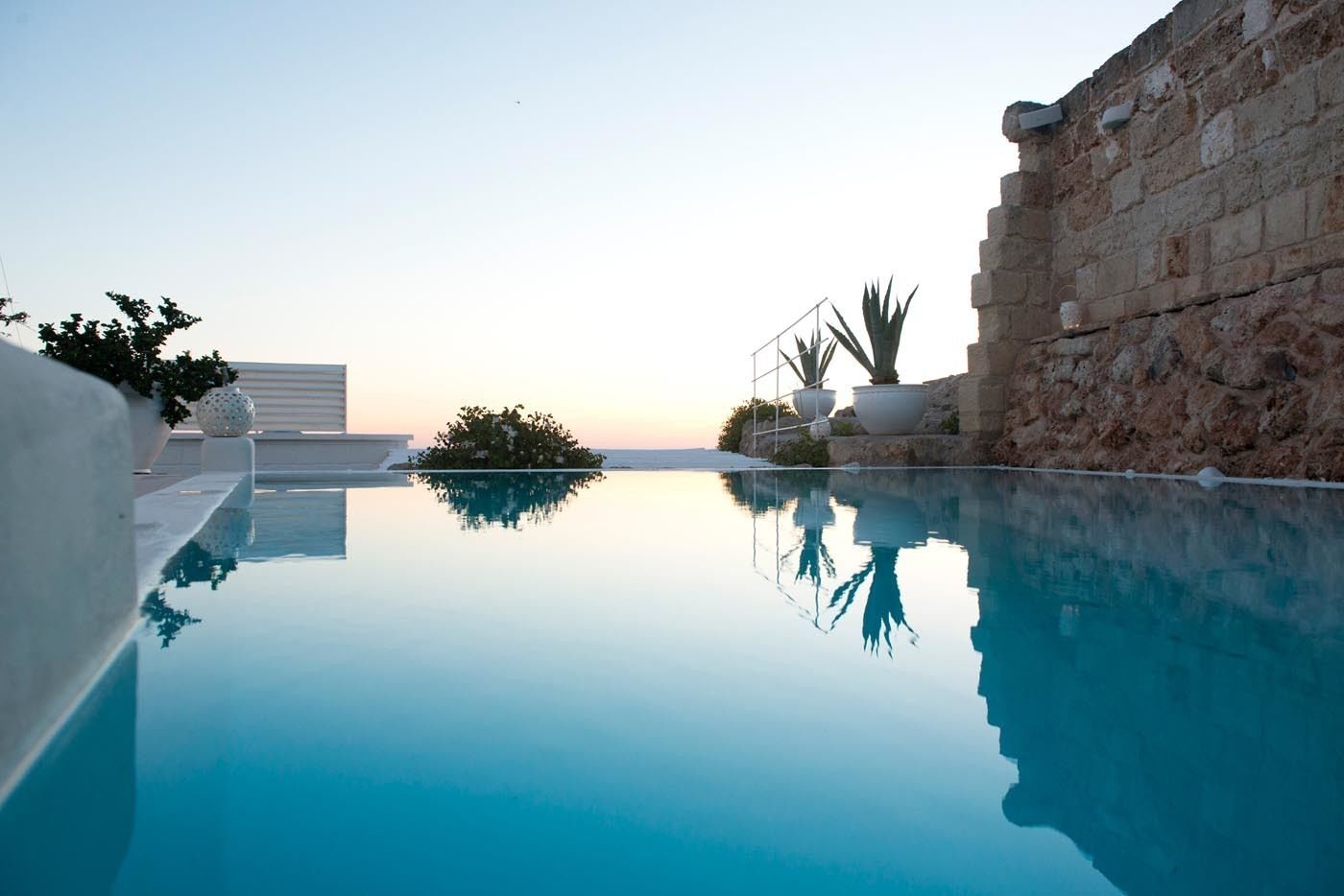 seasonal outdoor pool, pool loungers