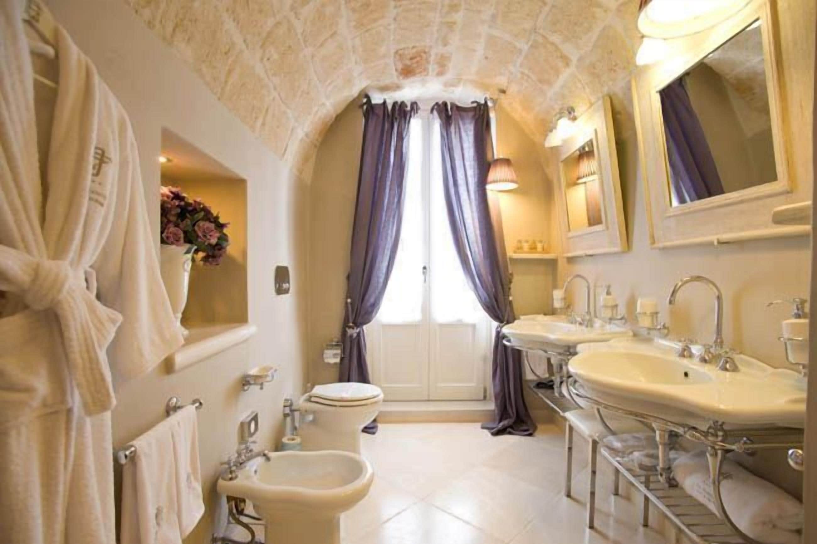 suite, private bathroom, sea view | bathroom | shower, designer toiletries, hair dryer, bathrobes