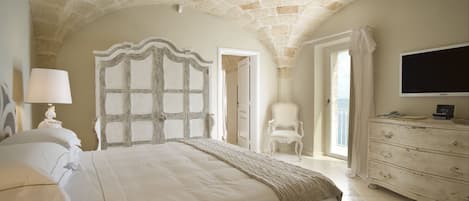 1 bedroom, premium bedding, pillow-top beds, minibar