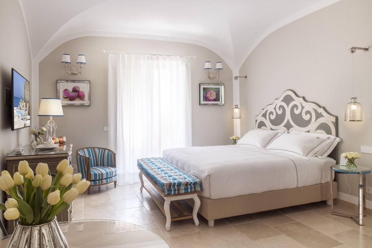 Premium bedding, pillowtop beds, minibar, in-room safe