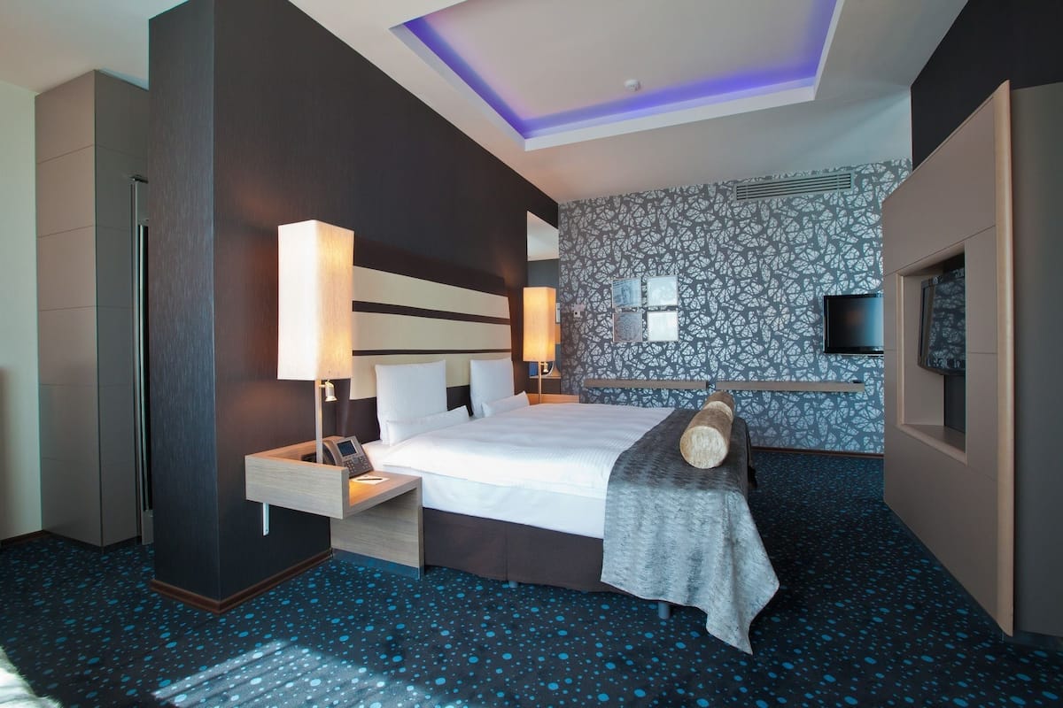 Junior Suite | Premium bedding, minibar, in-room safe, desk