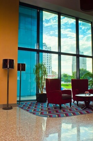 บริเวณนั่งเล่นที่ล็อบบี้