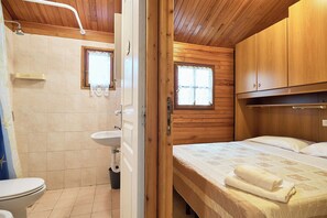 Bungalow, 2 makuuhuonetta | Kylpyhuone | Suihku, hiustenkuivaaja, bidee, pyyhkeet