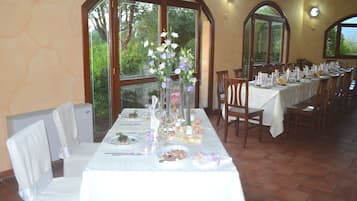 Banquet hall