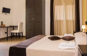 Chambre, dans les dépendances (Calabernardo- Viale Rosa Dei Venti)