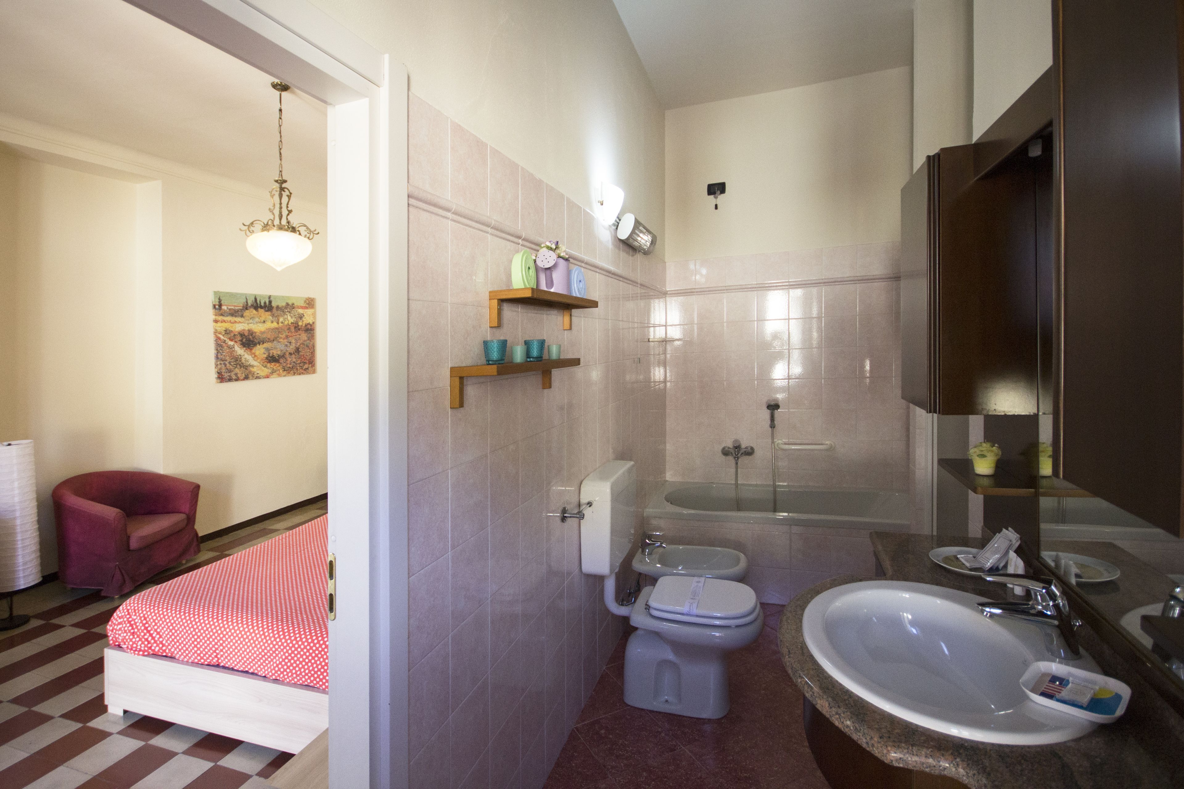 shower, free toiletries, hair dryer, slippers