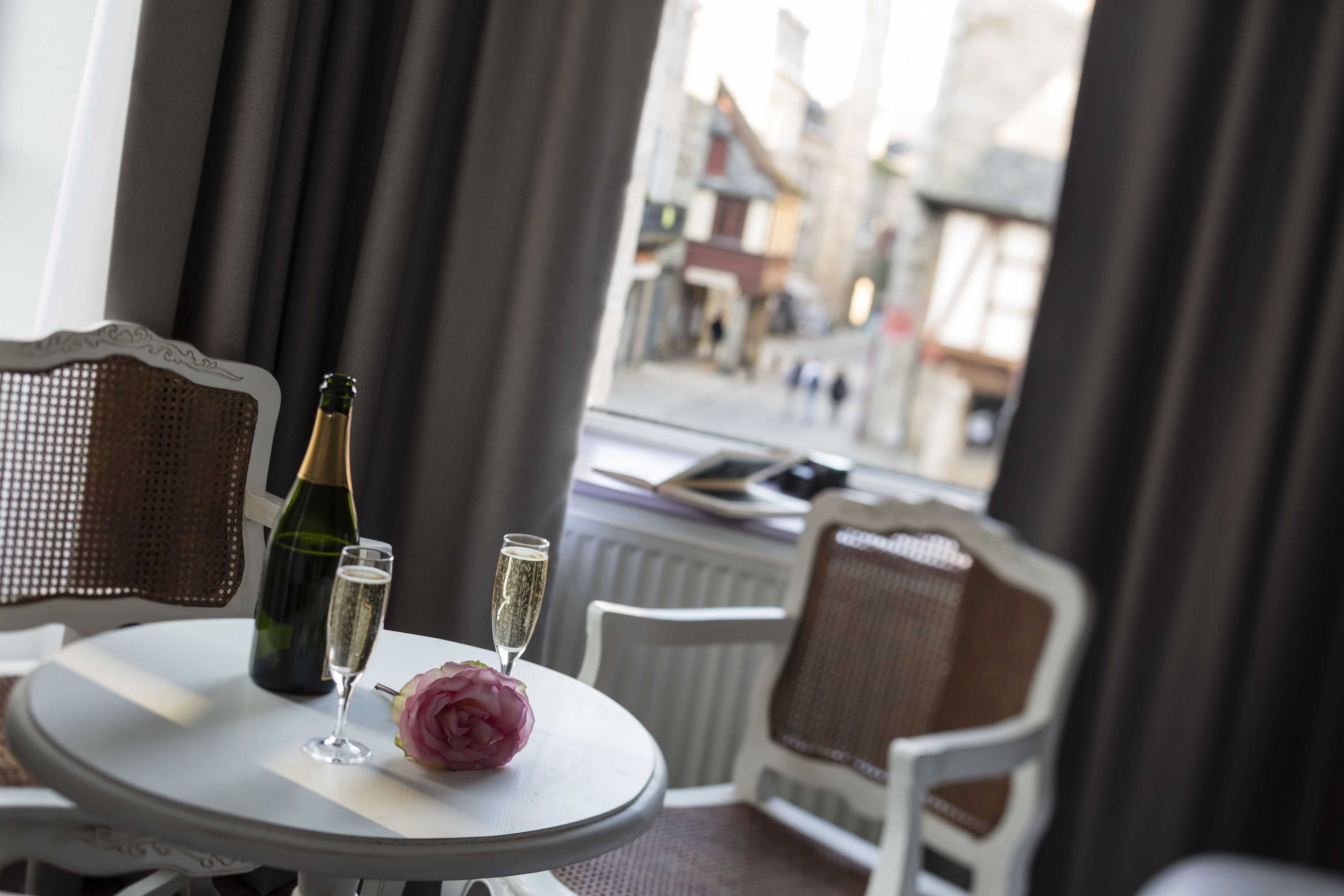 Superior Double Room | In-room dining