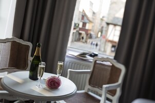 Superior Double Room | In-room dining