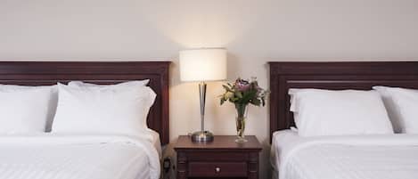 Room, 2 Queen Beds (Queen)