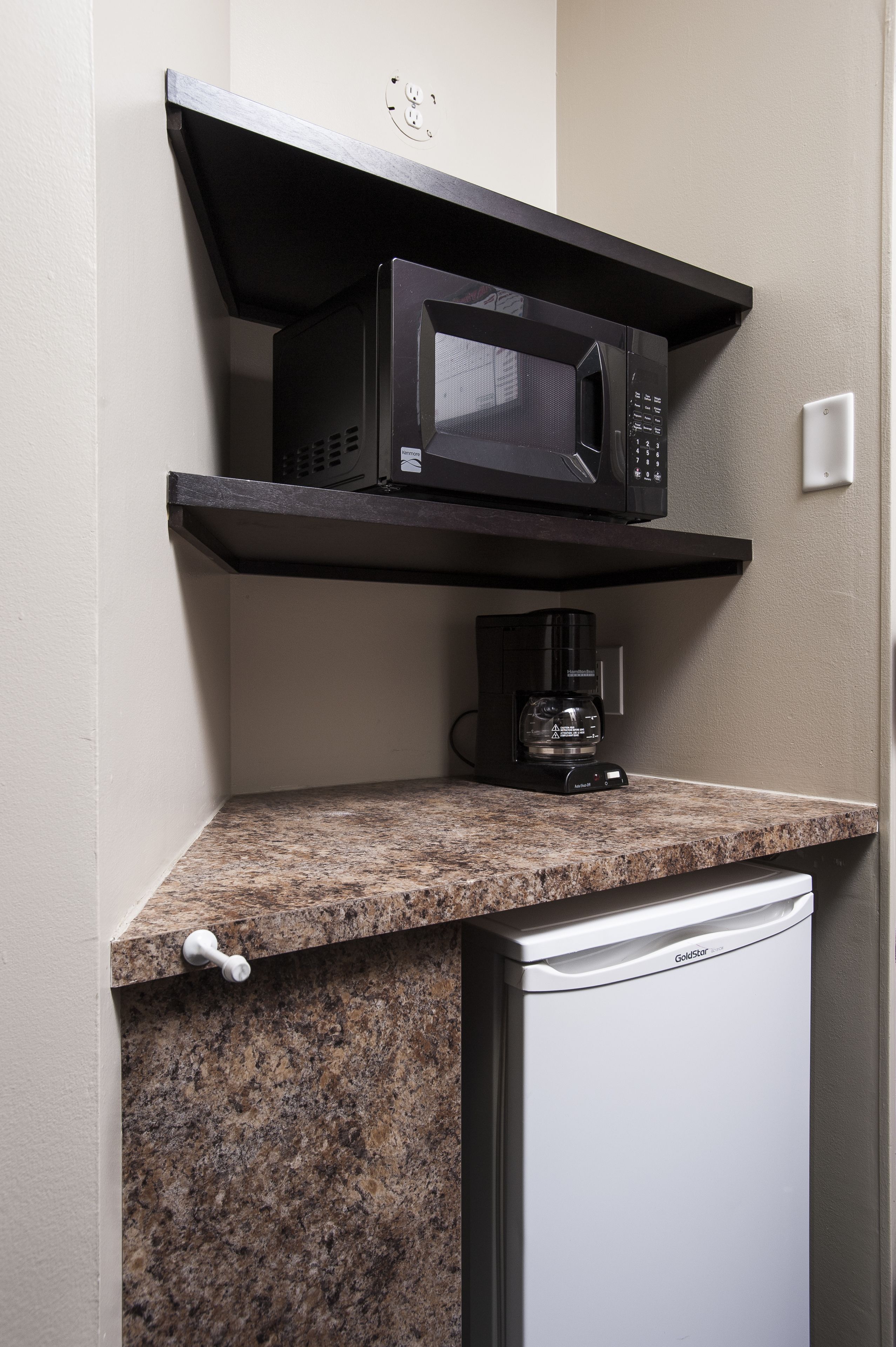 room, 2 double beds | private kitchenette | fridge, coffee/tea maker