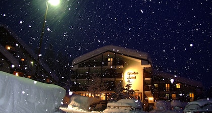 Hotel Alaska