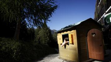 Tempat bermain anak - outdoor