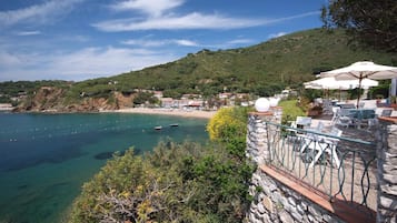 Privatstrand in der Nähe, Shuttle zum Strand, Liegestühle, Sonnenschirme