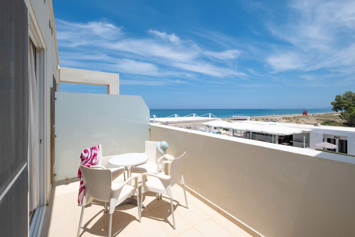 One Bedroom Suite Sea View | Hiên