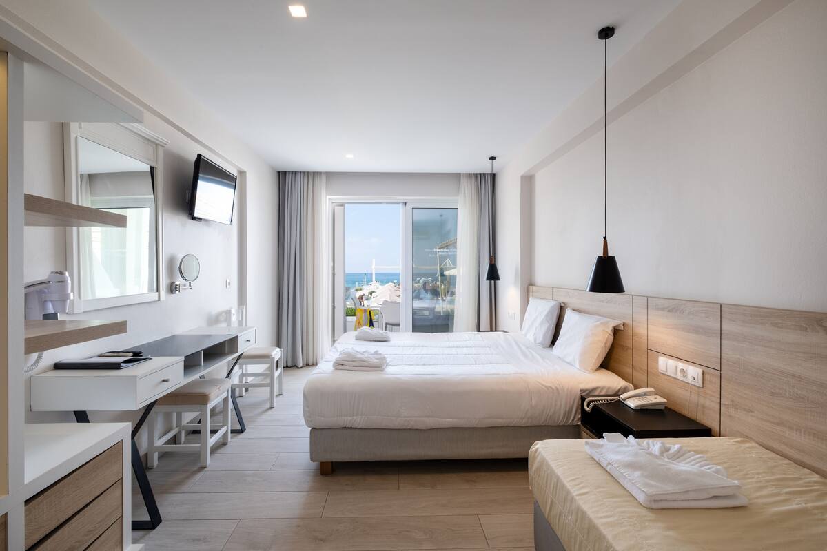 Junior Suite Sea View | 隔音、免费 WiFi、床单