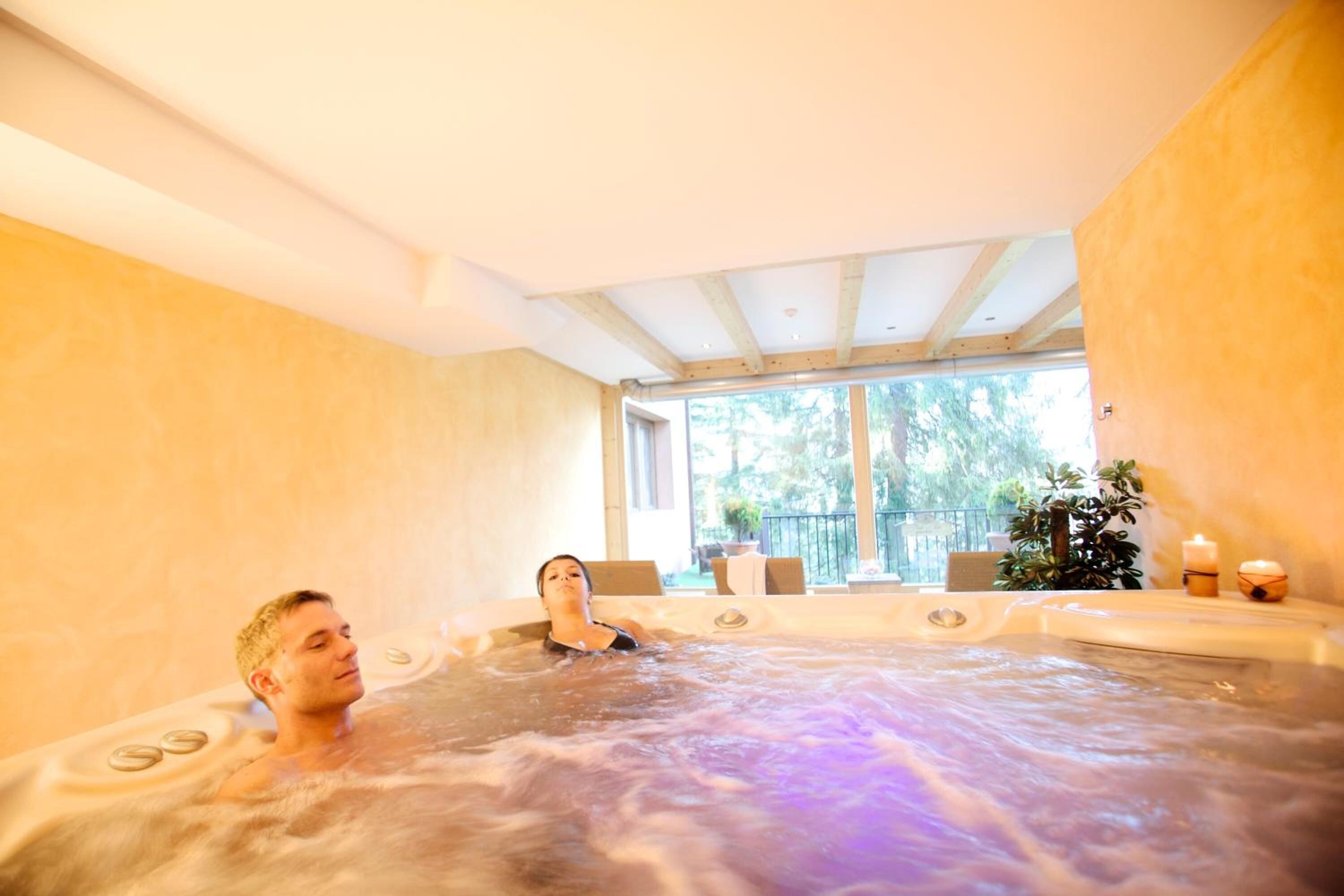 Behandlungsräume für Paare, Sauna, Whirlpool, Dampfbad