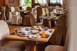 2 restaurants, lunch served - Hotel Caminetto (Dimaro Folgarida)