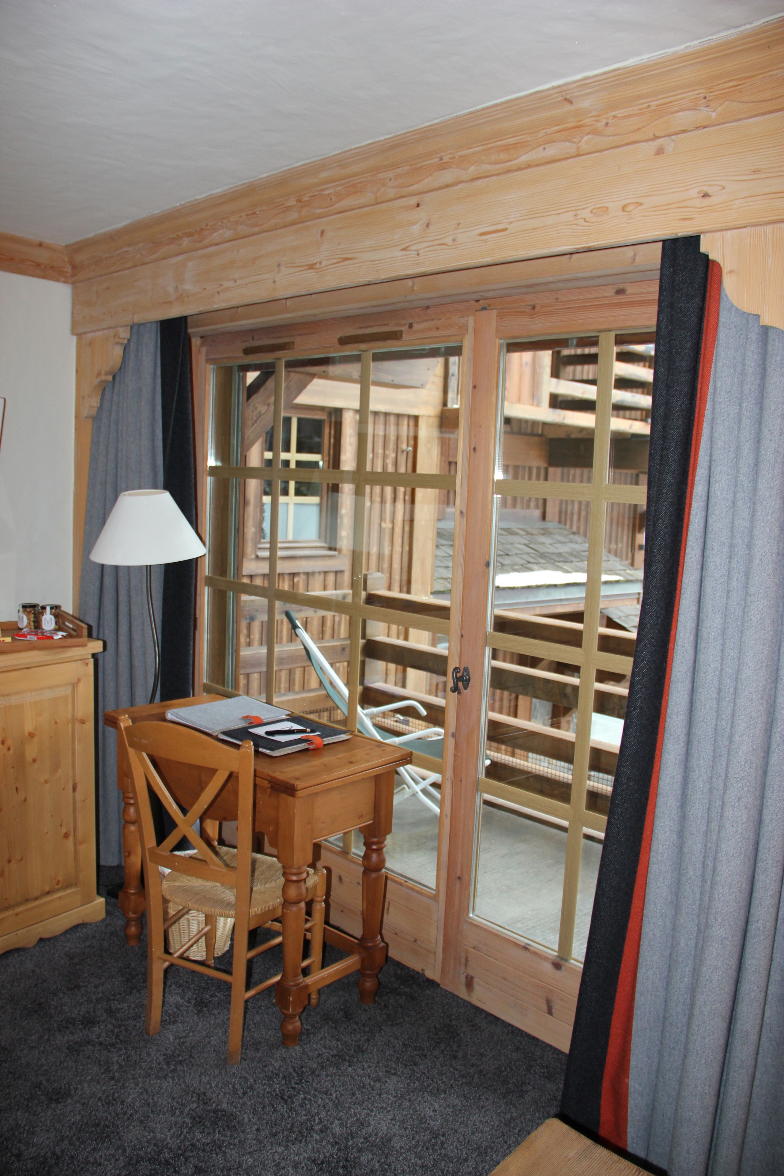 flat-screen tv, books