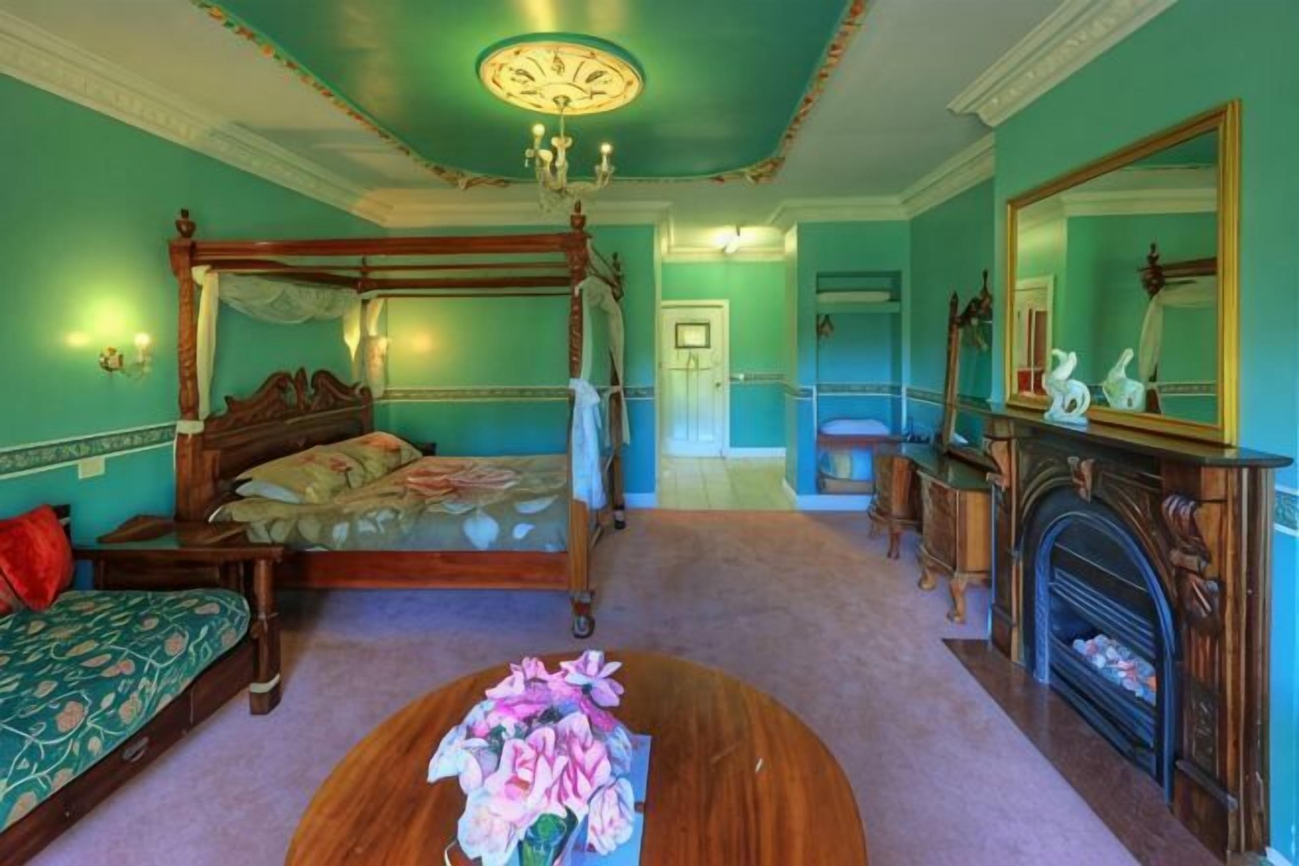 Soundproofing, iron/ironing board, free WiFi, bed sheets