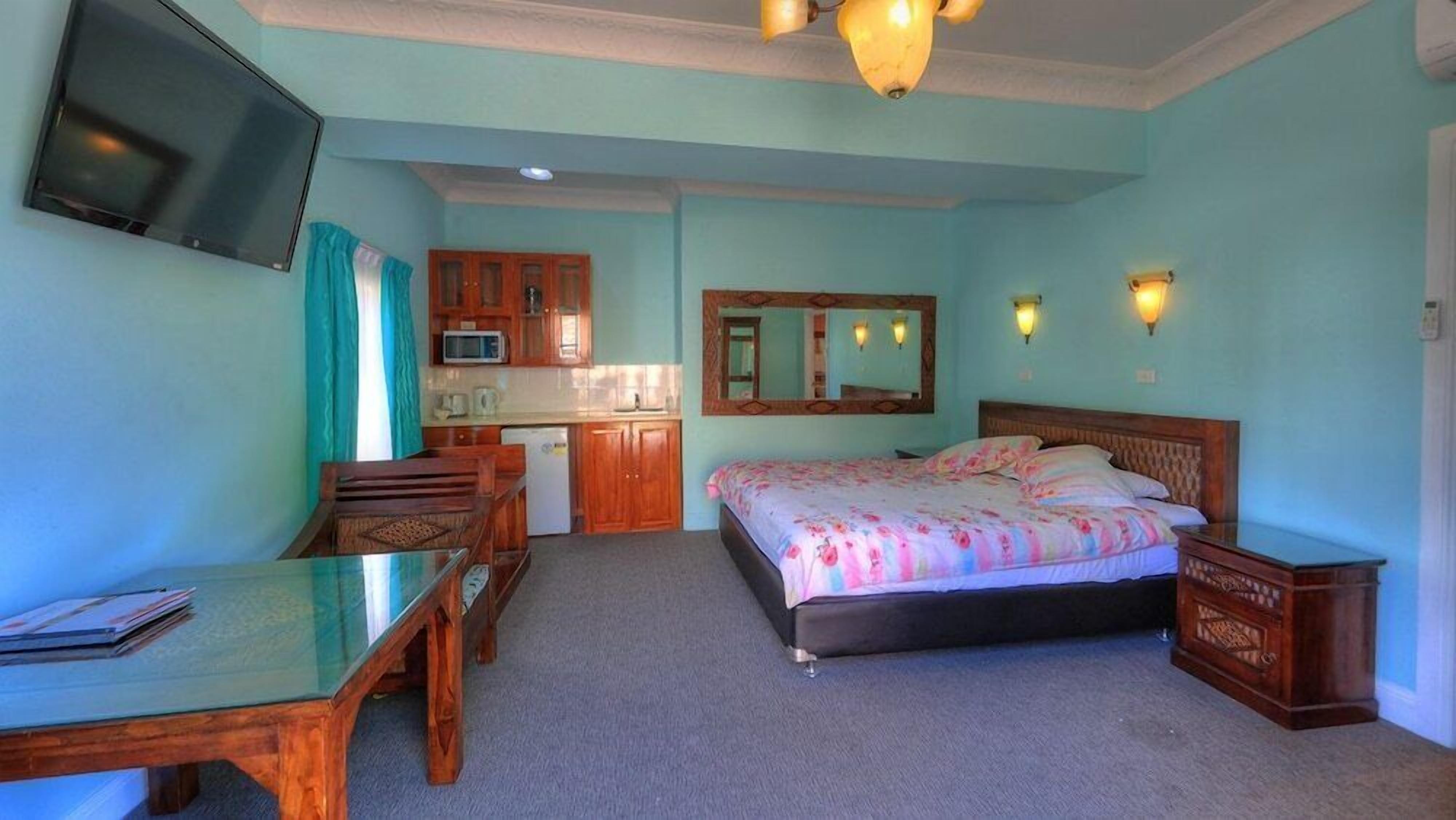 Soundproofing, iron/ironing board, free WiFi, bed sheets