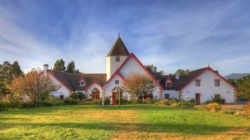 Fachada de la propiedad