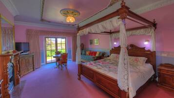 Soundproofing, iron/ironing board, free WiFi, bed sheets