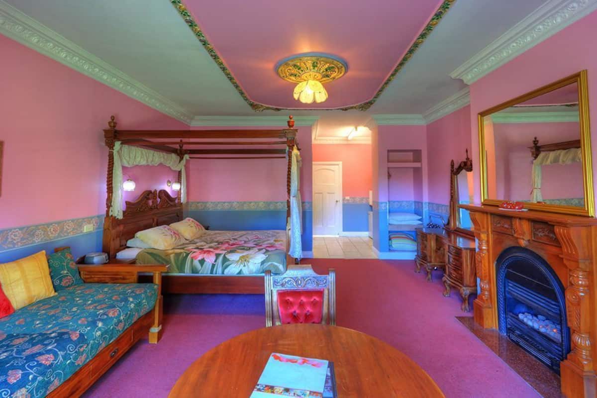 Soundproofing, iron/ironing board, free WiFi, bed sheets