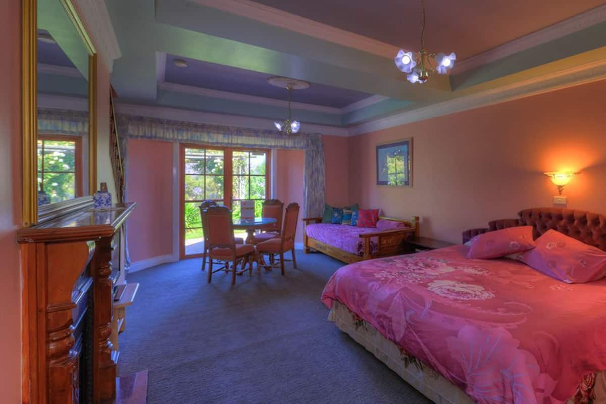 Soundproofing, iron/ironing board, free WiFi, bed sheets