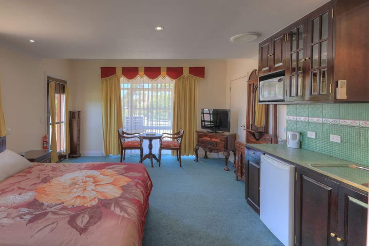 Soundproofing, iron/ironing board, free WiFi, bed sheets