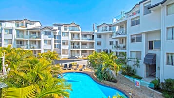 Kolam renang terbuka