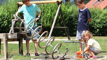 Área de juegos infantiles al aire libre