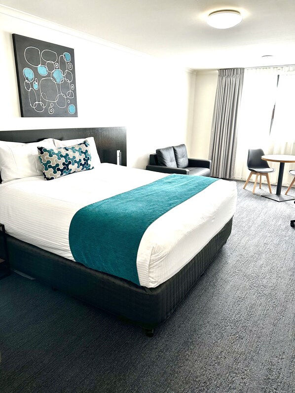 Hochwertige Bettwaren, Pillowtop-Betten, Minibar, Zimmersafe