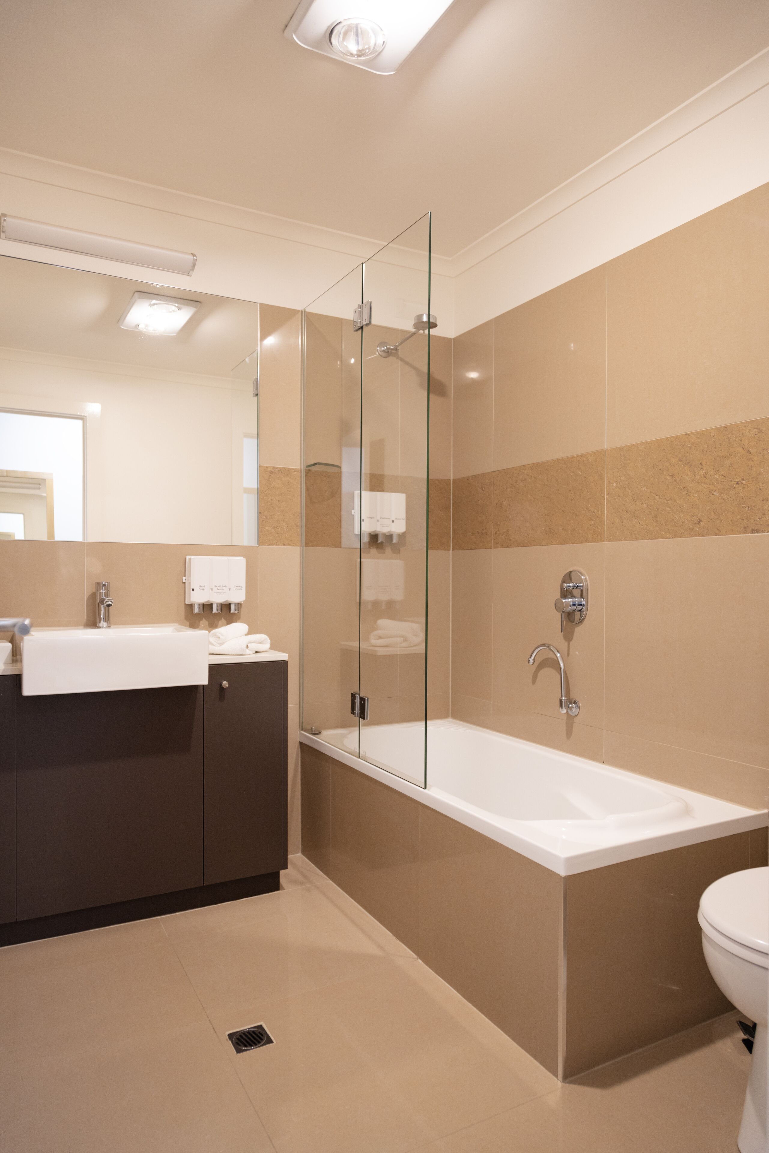 classic twin suite | premium bedding, pillow-top beds, minibar, in-room safe